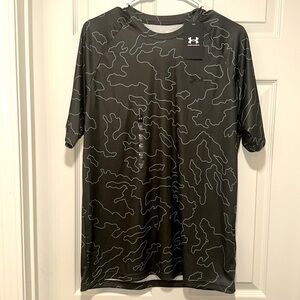NWT Under Armour Tee